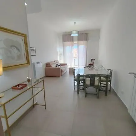 Gierre Apartmán *